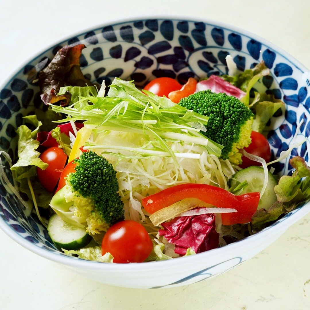 彩り野菜サラダ 979円