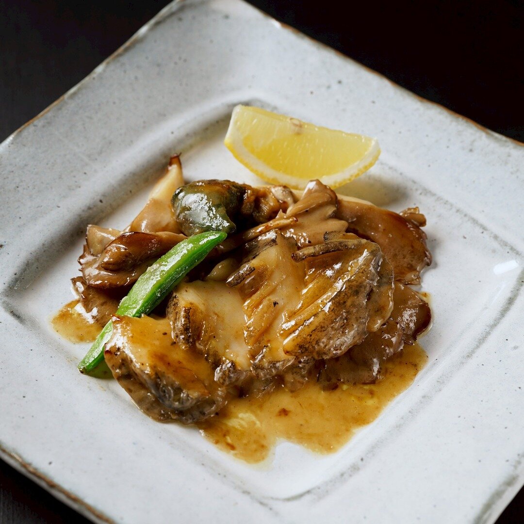 鮑と舞茸のバター焼き 1738円