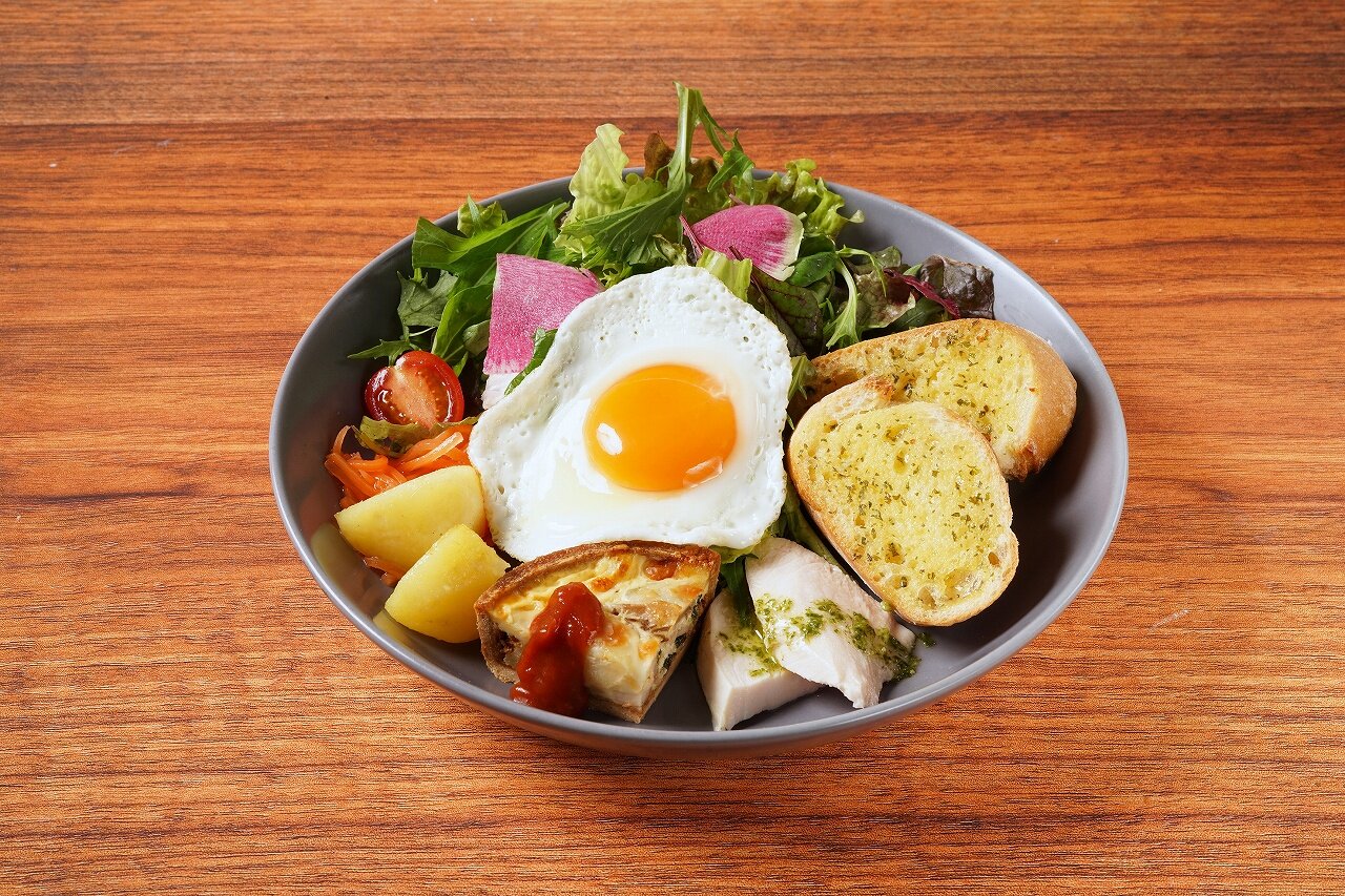 ランチサラダプレート 1,298円