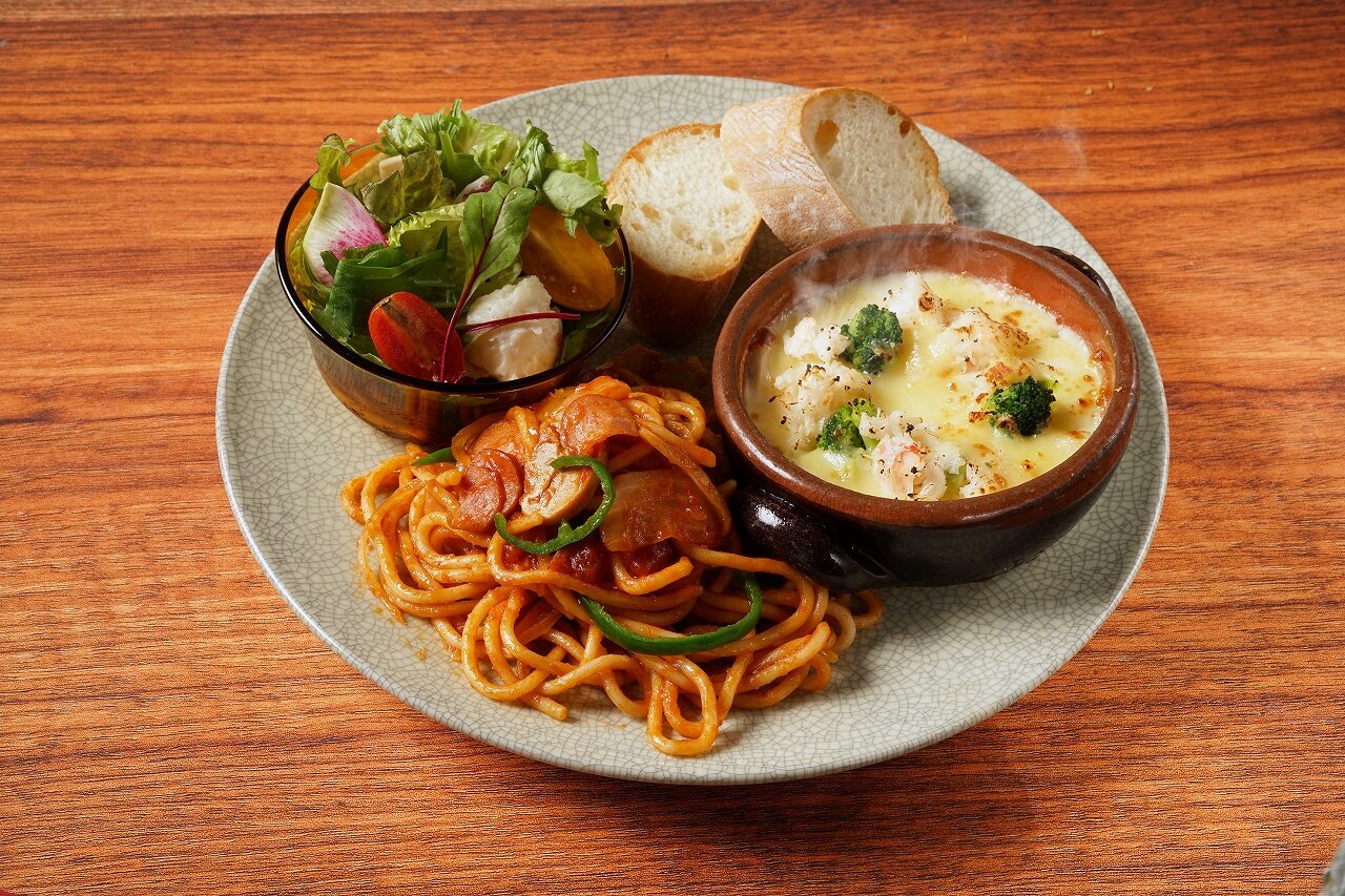 炒めスパゲティ&蟹グラタンプレート 2,068円