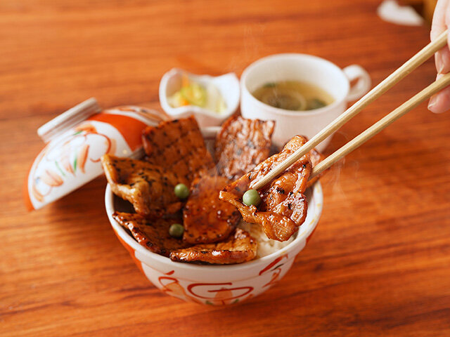 豚丼 1040円