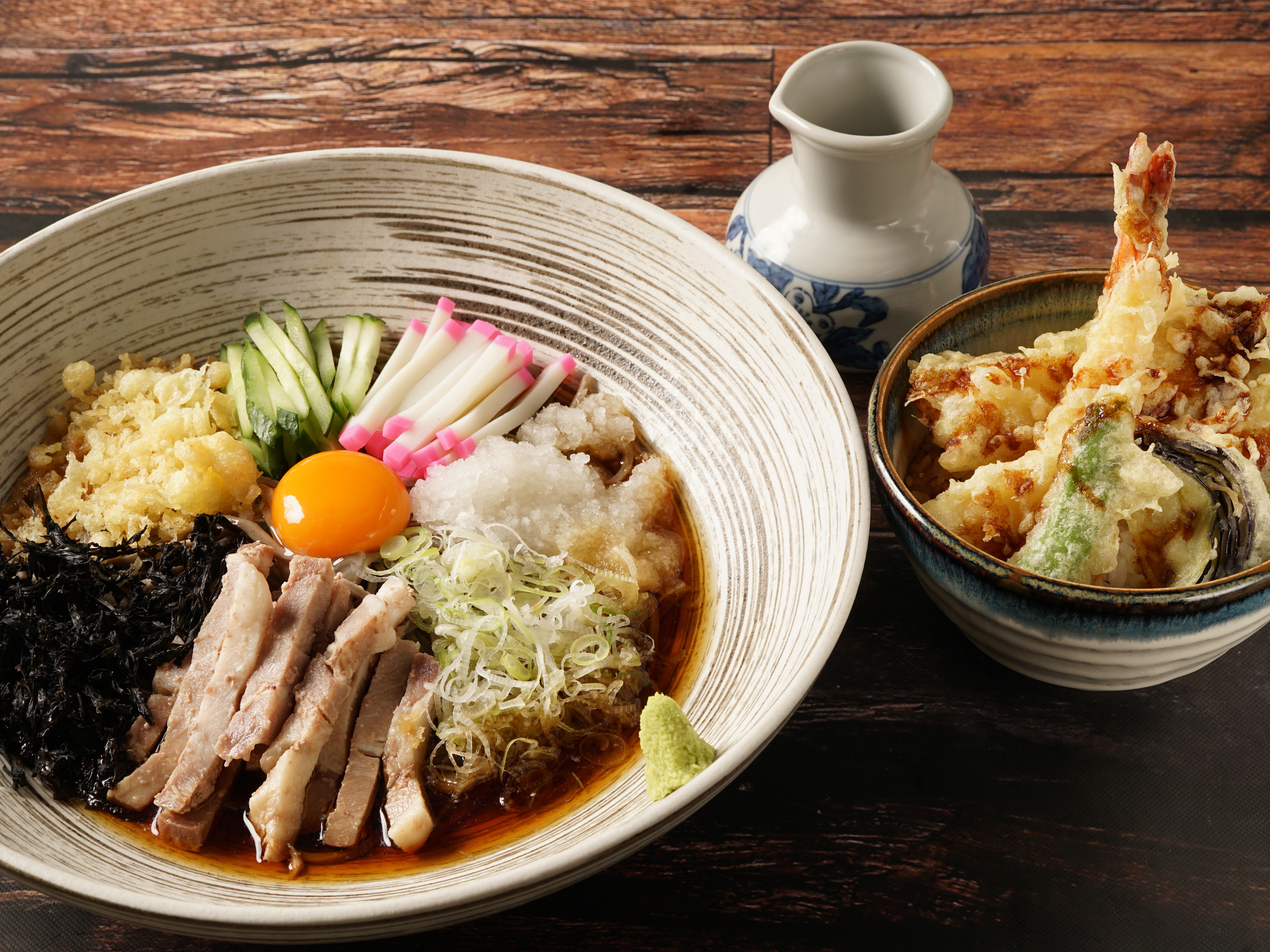 狸小路の冷やしたぬき蕎麦とミニ天丼セット 2233円